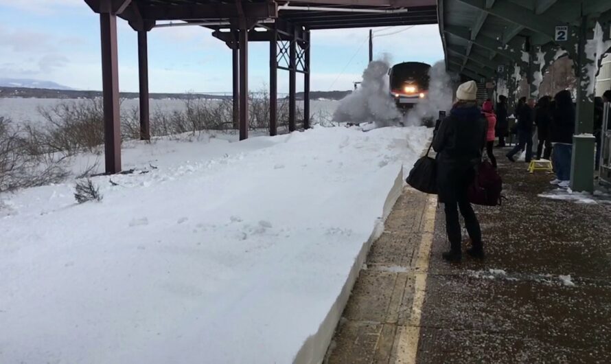 Schnee am Bahnsteig